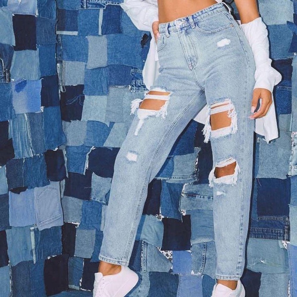 Pretty little thing light wash ripped mom jeans